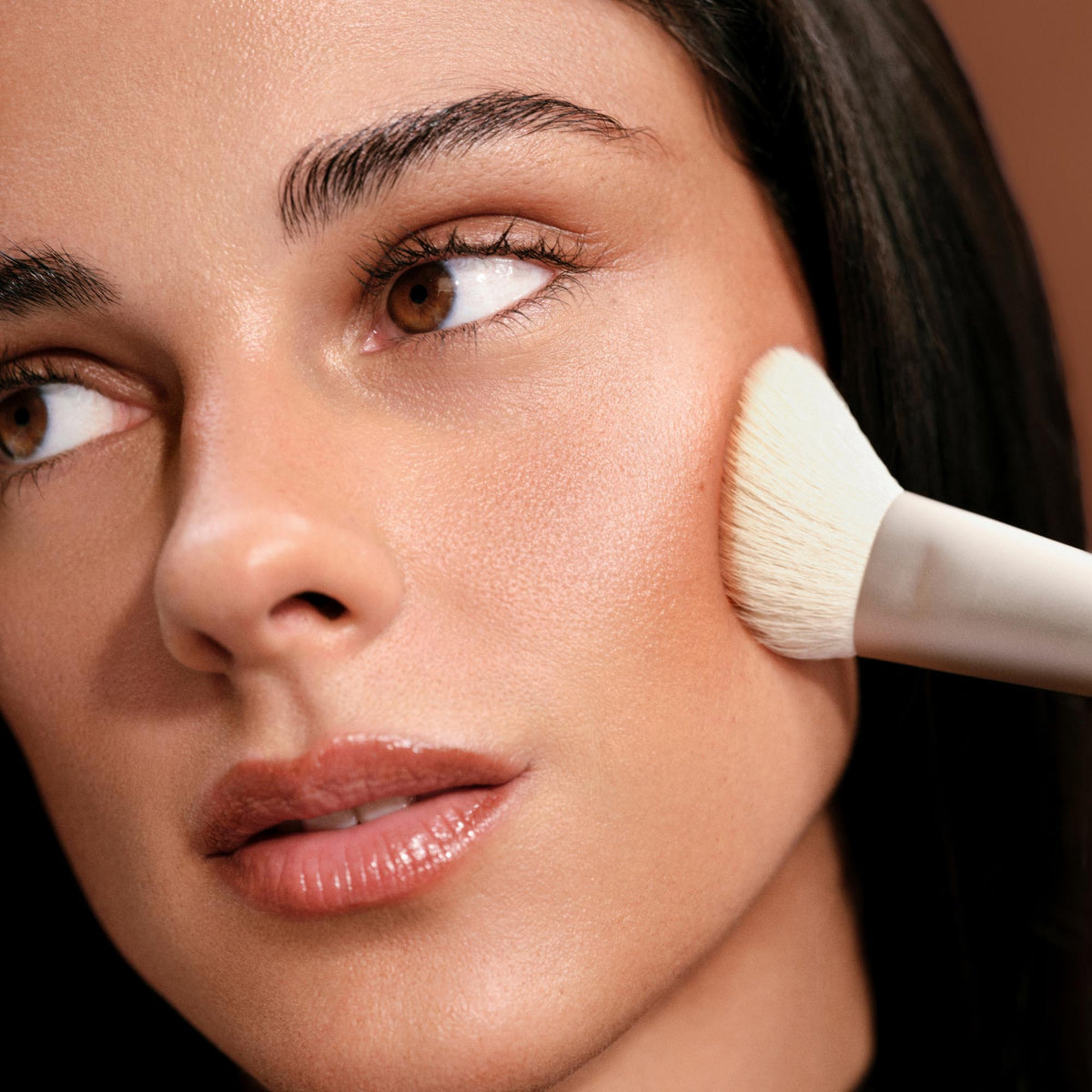the-bronzer-brush-t6 Bronzer_Brush.jpg