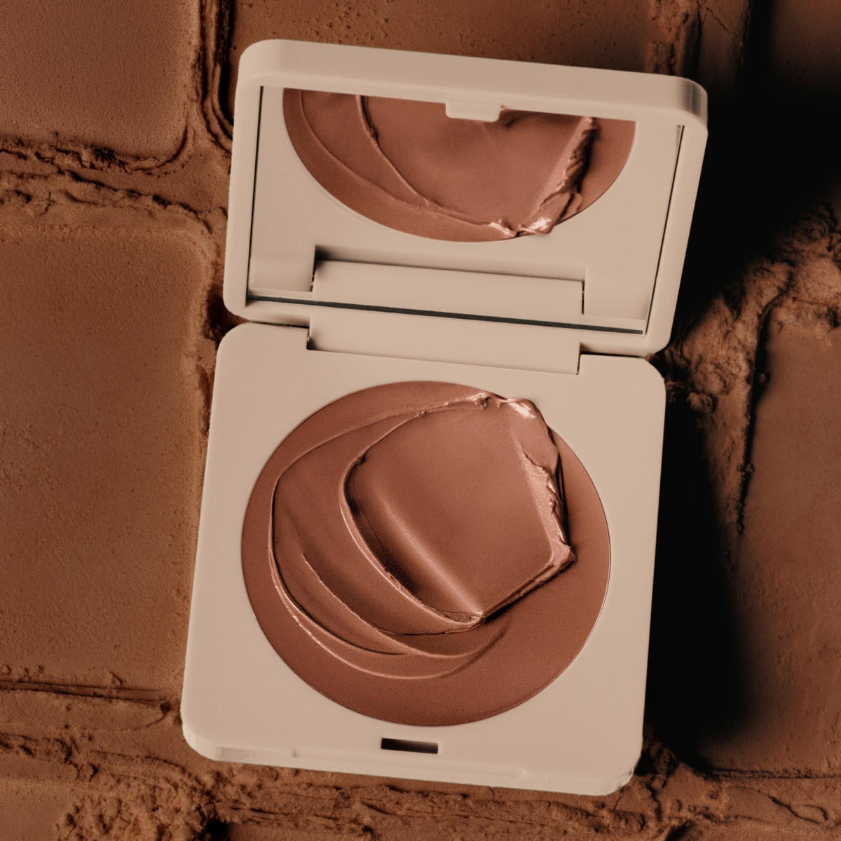 bronzer-butter-balm-desert-t5 Bronzer_Desert-3.jpg