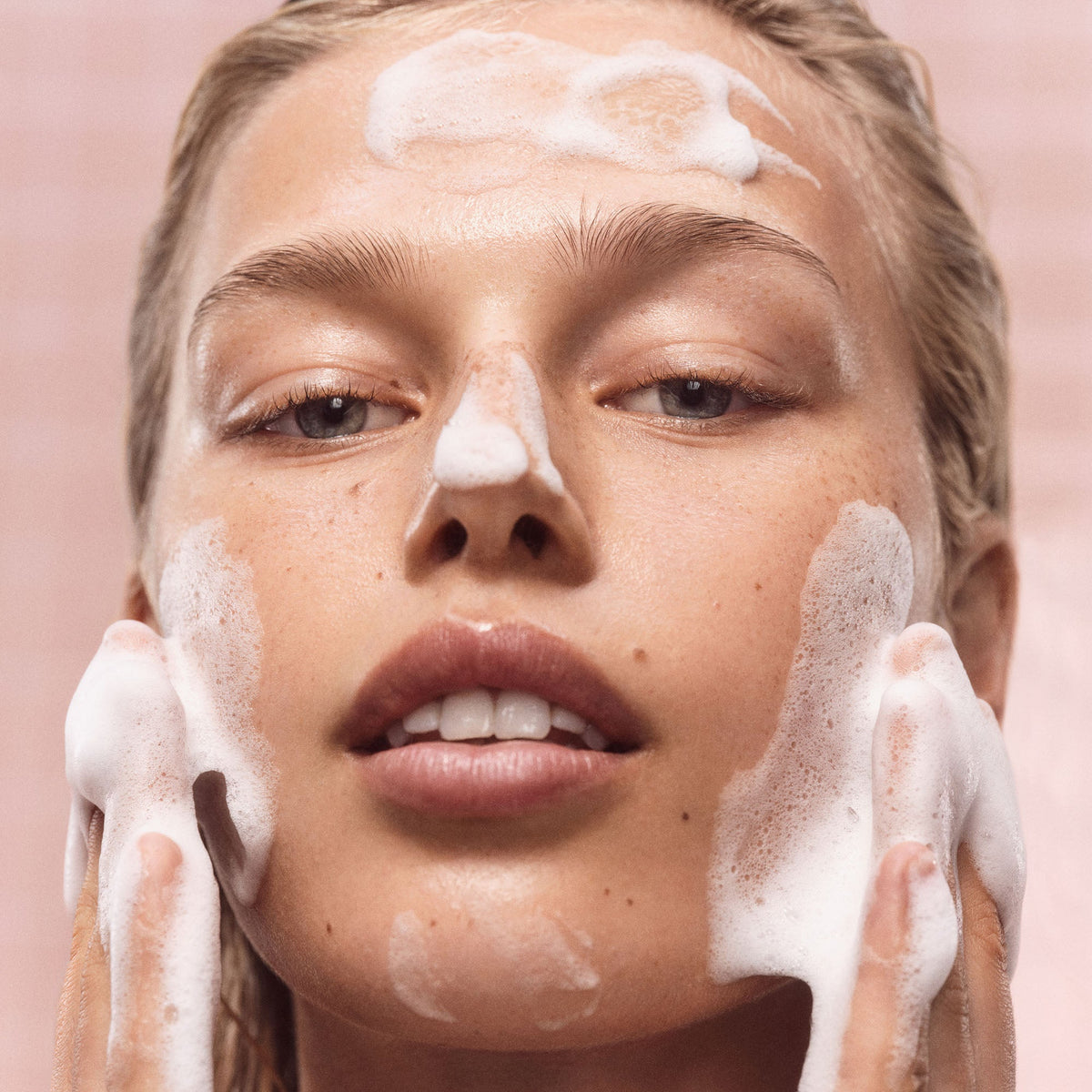 pink-dewtm-gel-cleanser-f4 Pinnk-Dew-4.jpg